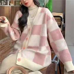 Jesienna sweter dziergany damska koreańska modna w stylu Retro w kratę z dekoltem w szpic jednorzędowa luźna kardigan typu Oversized kurtka