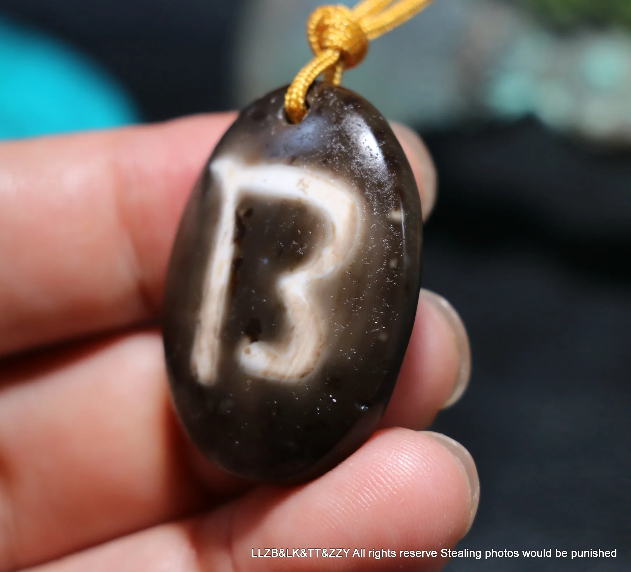 Unique Style Magic Power Energy Tibetan Old Agate OM Word Egg Shape Goat Eye dZi Bead Amulet Pendant Talisman UPD220914A57