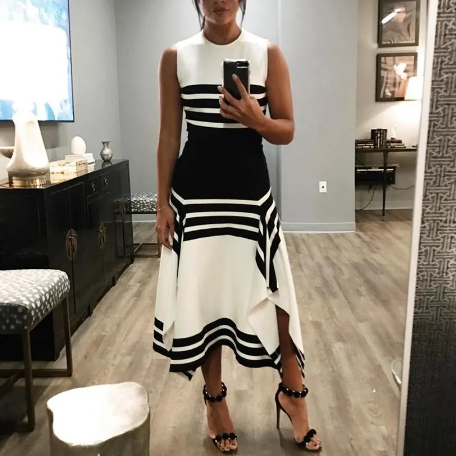 

【New style】Summer fashionable sleeveless round neck stripe black and white stitching dress casual base dress breathable and ele