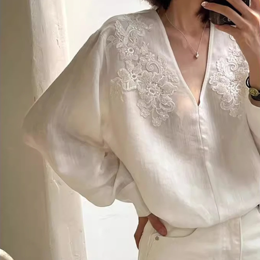 Light luxury temperament loose V-neck heavy embroidery nail beaded hook flower delicate white blouse blouse woman