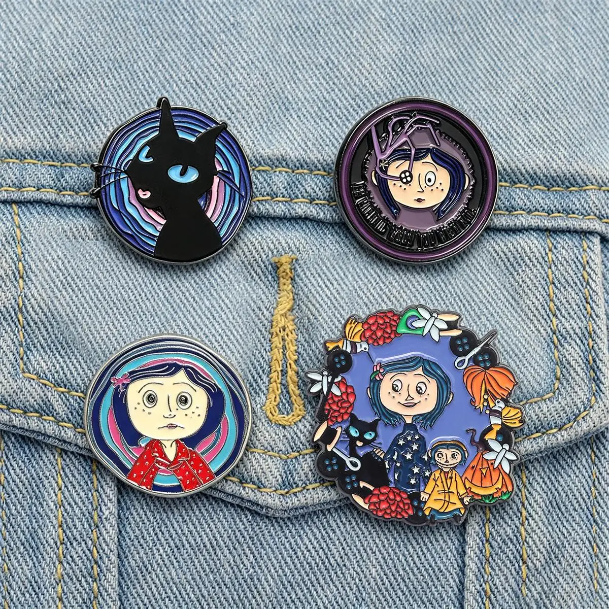 Conjunto de 4 Broches de Esmalte com Personagens de Desenhos Animados de Filmes de Terror (Fantasma, Mãe), Pins de Lapela para Mochila, Acessórios de Joias para Cosplay, Presente de Halloween