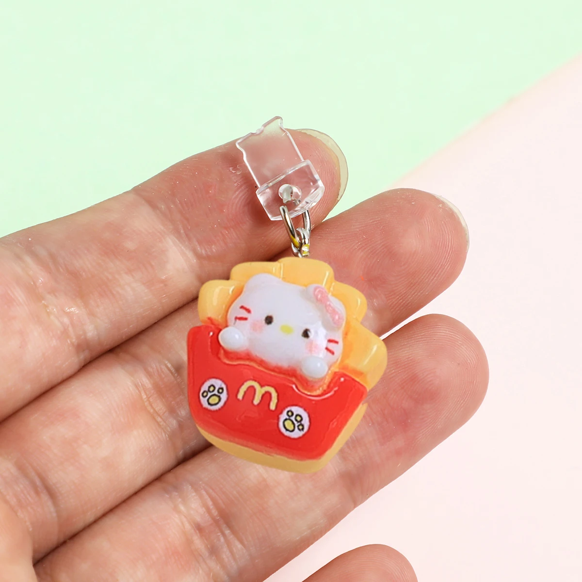 Kawaii سانريو مرحبا كيتي الغبار التوصيل أنيمي الكرتون الراتنج ملحق الهاتف المحمول آيفون نوع-c البطاطس المقلية دلاية مجوهرات هدية عيد ميلاد