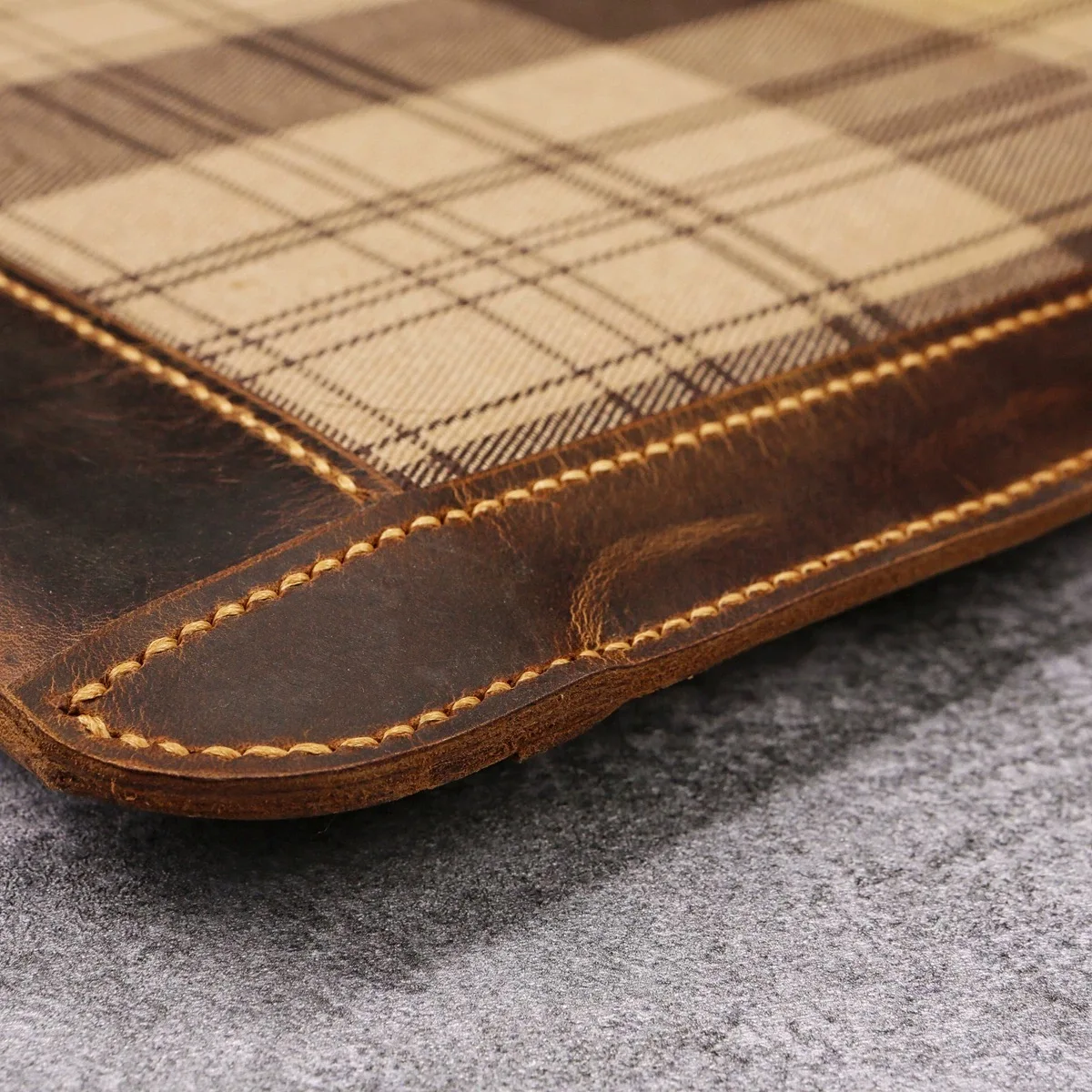 Handmade retro British style genuine leather top-grain cowhide laptop carry-on bag with a lid V02-LF05VS