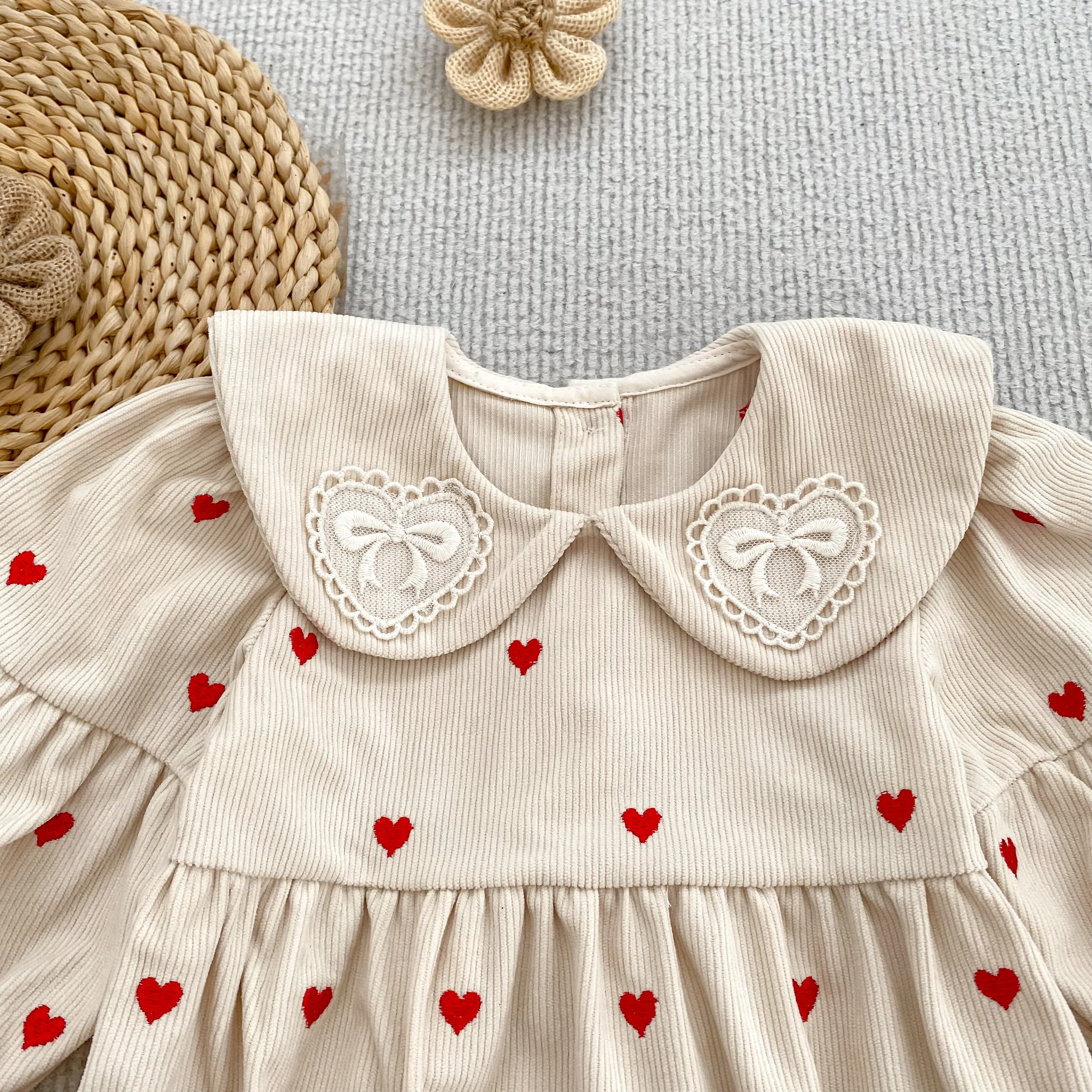 2026 Neuer Koreanischer Stil Baby Mädchen Cord-Bodysuit Rotes Herzmuster Langarm-Strampler Säuglings-Frühlings-Herbst-Kleidung 0-24M – Detail 7