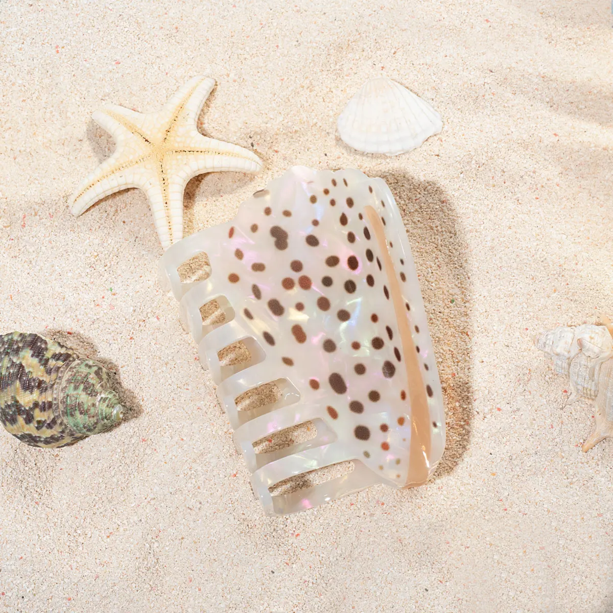 قطعة واحدة من قشرة مخروطية عبرية مخصصة ومخلب شعر على شكل قشرة مخروطية من القماش لقضاء عطلة صيفية في هاواي