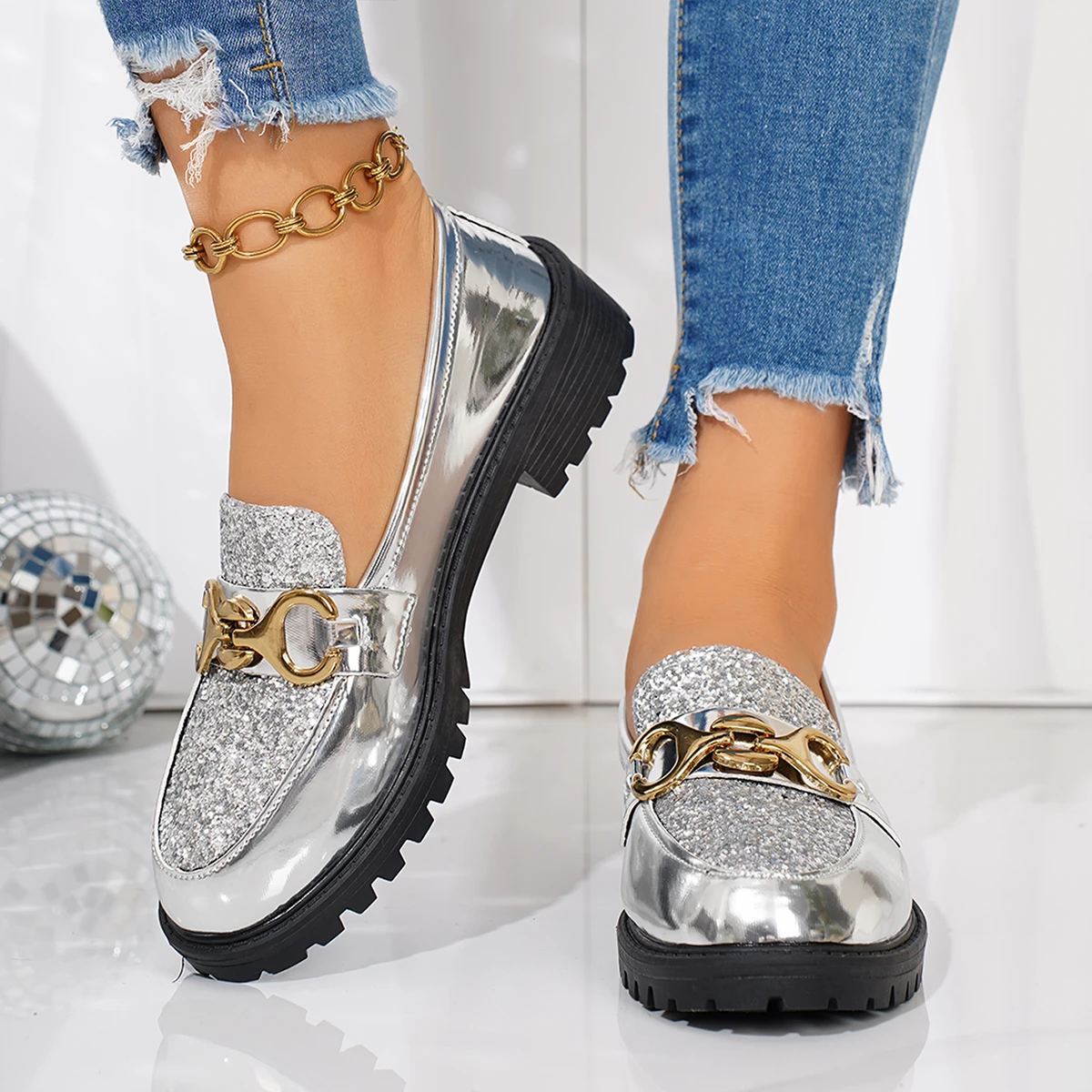 

Women's Loafers Fashion Metal Chain Platform Low Heels Luxury Silver Sequins Patent Leather Pumps Female Slip-on Casual Shoes