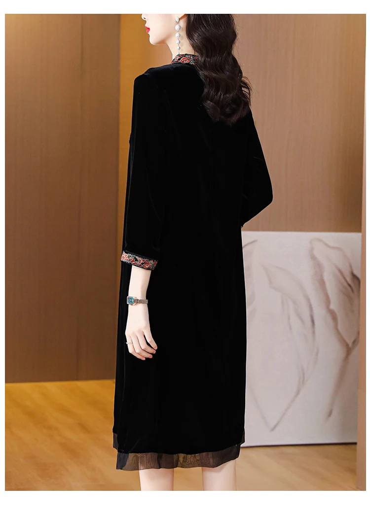 Gold Velvet Fashion Embroidery Collar Bottoming Dress 2024 Autumn And Winter New Loose Thin Retro Temperament Casual Long Skirt