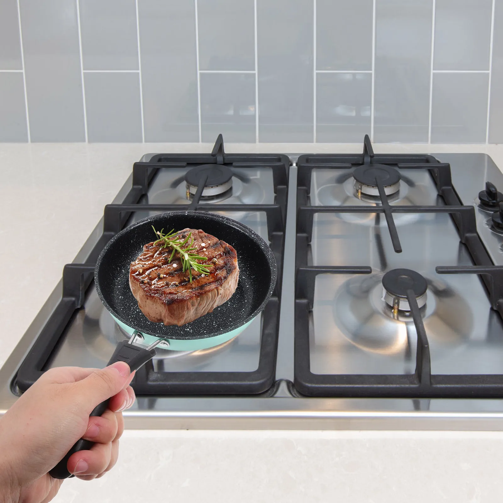 

Mini Frying Pan Nonstick Iron Small Size for Eggs Pancakes Fast Heating Cookware Ergonomic Handle Kitchen Accessory