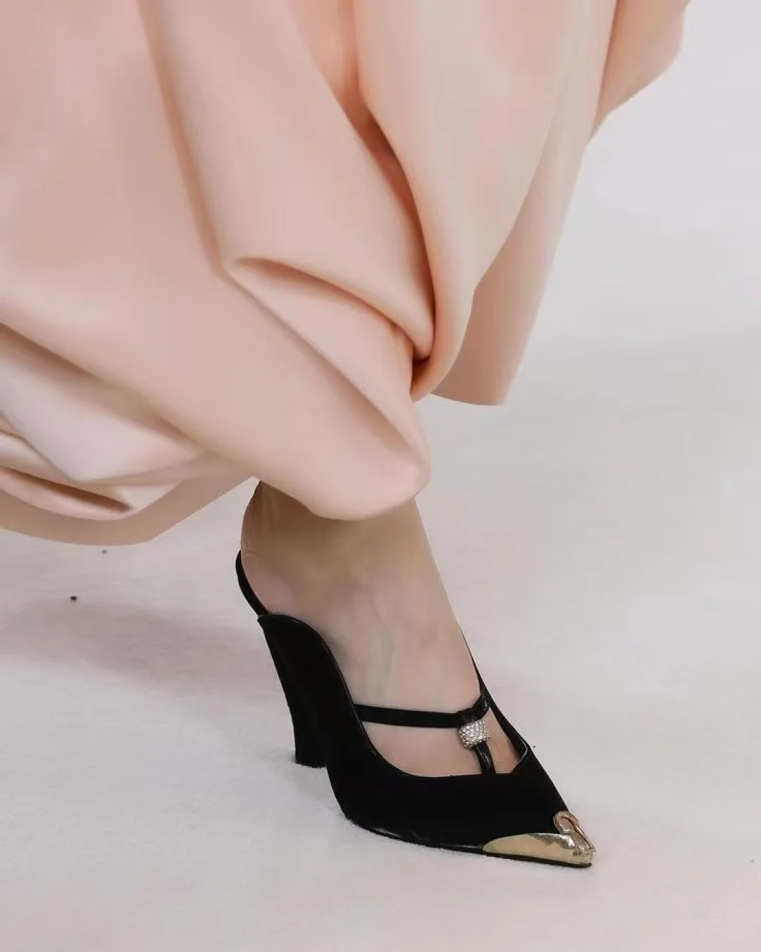 

Genuine Leather Metal Pointed Toe Summer Women Slippers Strange Style High Heels Slip On Design Large Size Fashion Shoes