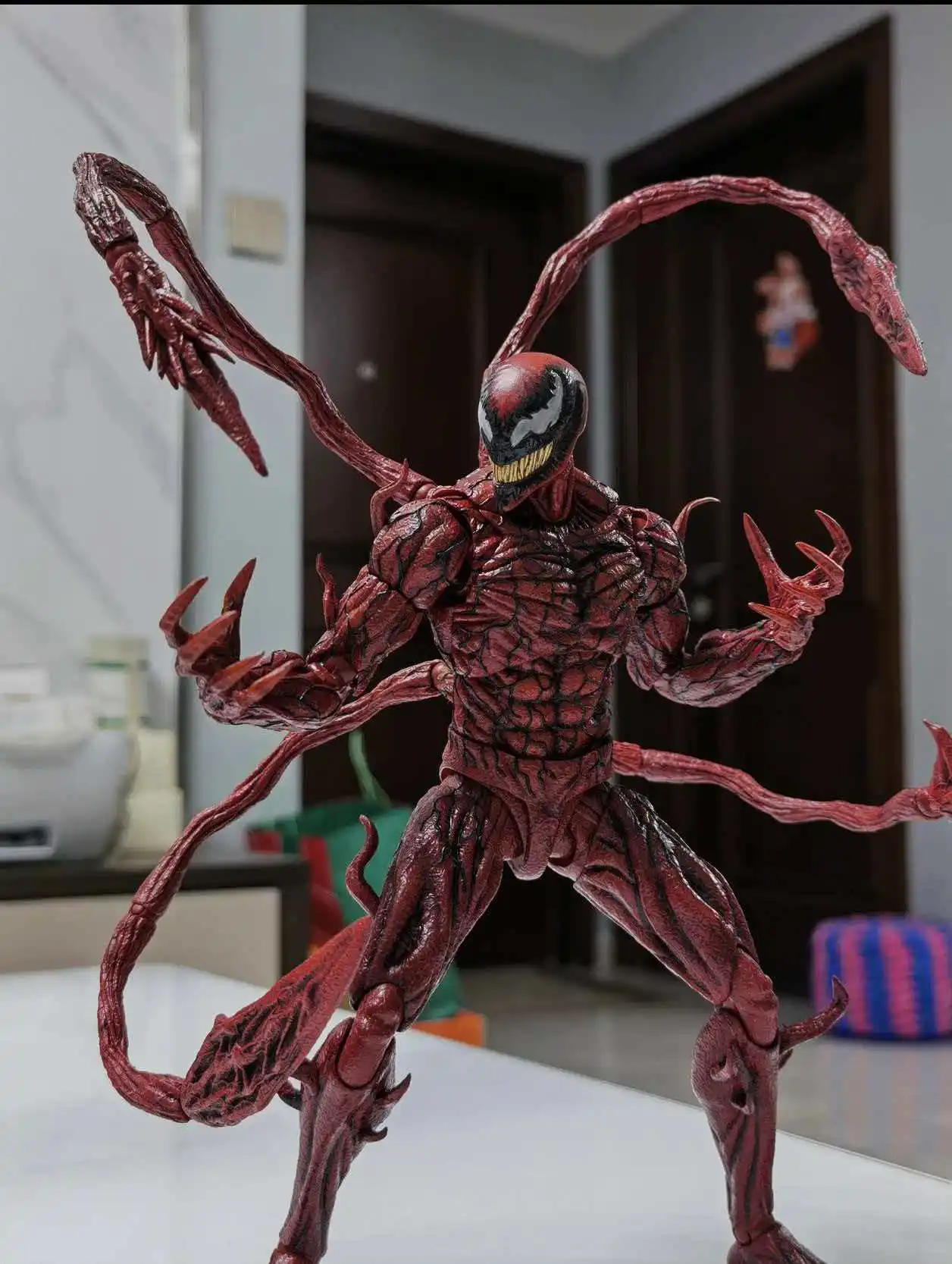 

Коллекционная фигурка Венома Marvel: полностью подвижная, с открытым ртом, для любителей аниме и фанатов Marvel. Отличный подарок на фестиваль.