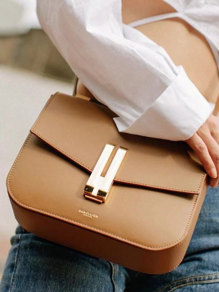 Niche Fashion Women's bag, high-quality tofu bag, flip shoulder diagonal cross bag