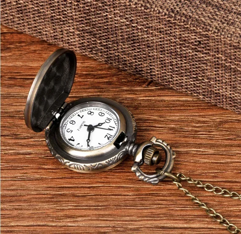 2024 NEW Soviet Sickle Hammer Style Quartz Pocket Watch Necklace Bronze Pendant Clock CCCP Russia Emblem Communism Top Gifts