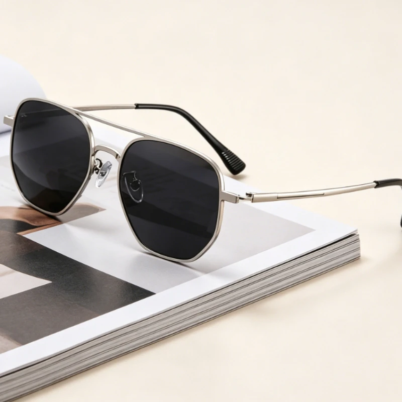 Silberne Doppelbrücken-Hexagonale Pilotenbrille Schwarz UV-beständig Leichter Metallrahmen Fahrsonnenbrille für Männer und Frauen