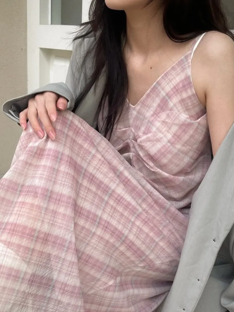 

Новое женское летнее платье в клетку с V-образным вырезом и бретелями, с эффектом драпировки, для школы, улицы, повседневной носки и путешествий