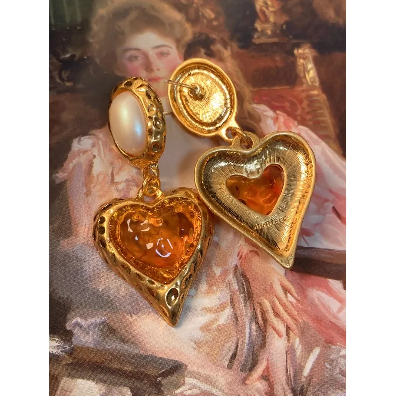 Ancient glazed pearl love earrings in caramel pudding