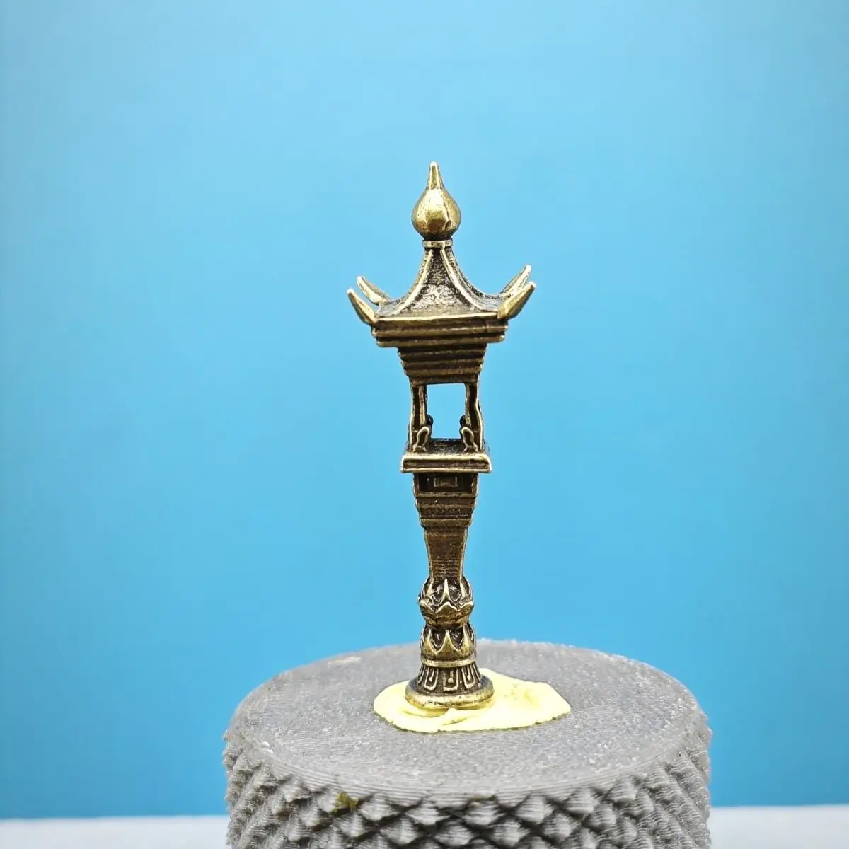 Brass Miniature Landscape Ornament, Fish Tank Bonsai, Rockery, Courtyard Garden, Flowing Water Decoration, Lantern Chinese Style