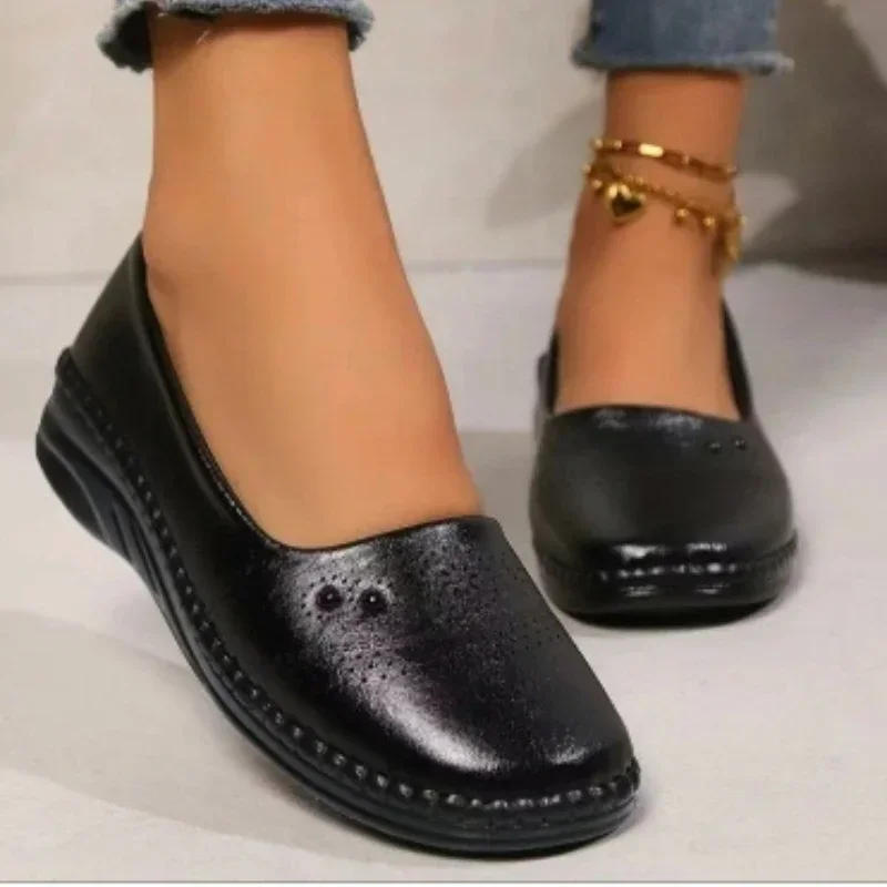 2024 Hot Selling Slip-On Platte Damesschoenen Lente Vierkante Neus Effen Kleur Lage Hakken Eenvoudig Dagelijks Woon-werkverkeer Casual Flats