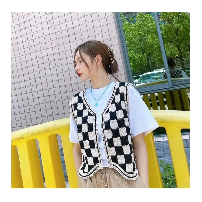 

Versatile Same Box Clavicle Necklace Women's Candy Color Cartoon Bear Pendant Necklace