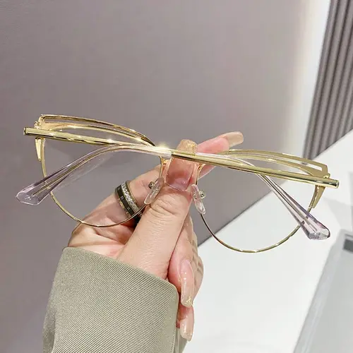 Imagen 2 del producto Gafas ópticas de Metal con forma de ojo de gato a la moda, gafas antiluz azul para ordenador, gafas de protección ocular ultraligeras