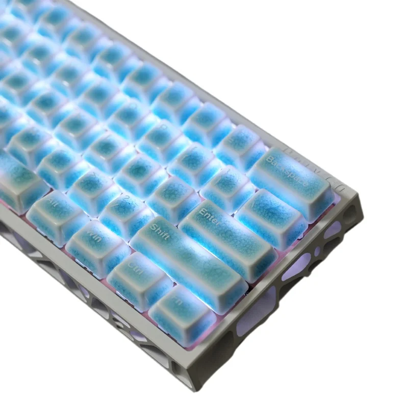 

The finished product is customized and modified, and the top is equipped with Shanhai ceramic keycap shell.
