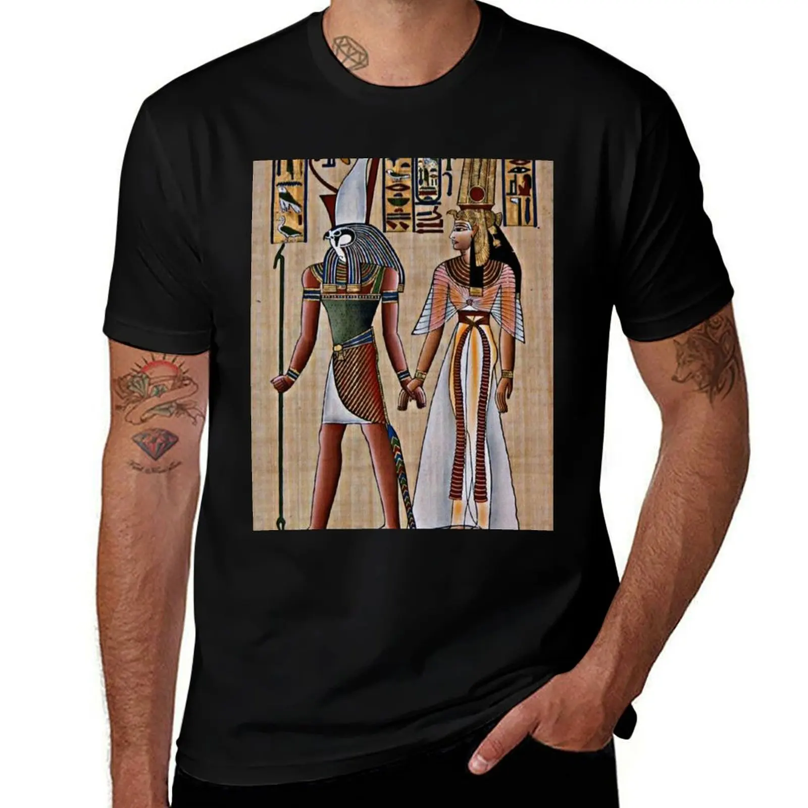 Queen Nefertari and Horus T-Shirt Breathable Sportswear for Men T-Shirt