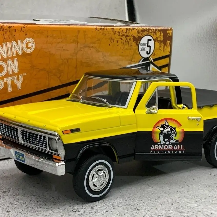Green Light 1/24, Modelo de Camioneta Ford F100 de 1970 en Aleación, con Dos Puertas