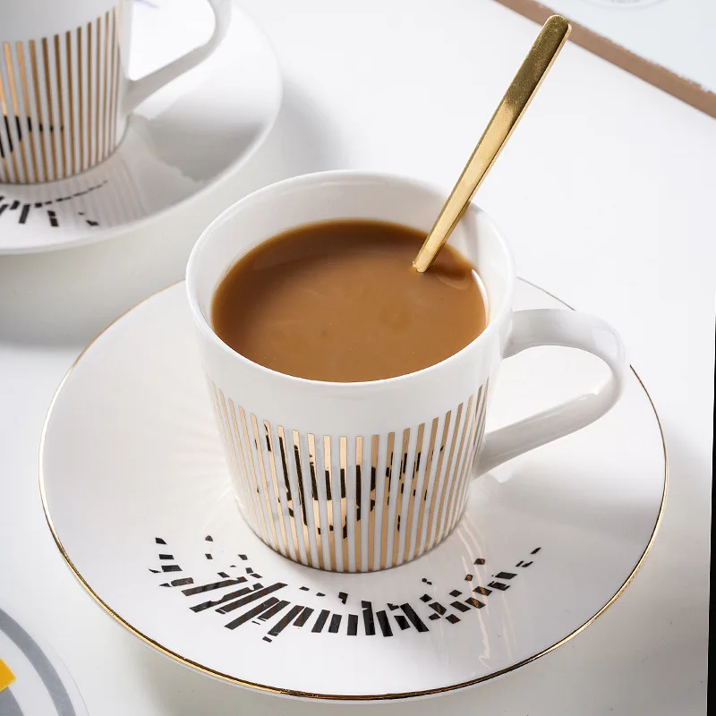 Tasse à surface miroir, tasse en céramique au design à réflexion dynamique, service à thé et café créatif avec soucoupe, cadeau unique, verres modernes