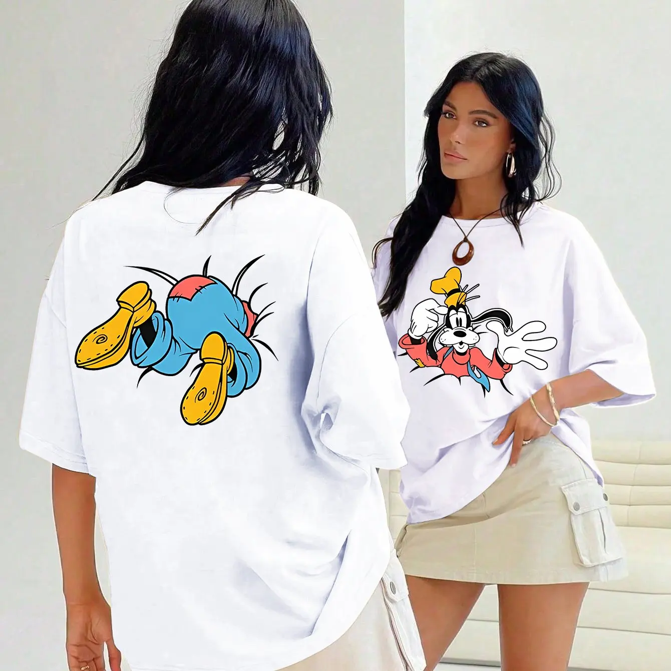 Camiseta con estampado de dibujos animados peculiar y licencia para mujer, camiseta de doble cara con elemento roto encantador, camiseta de verano con cuello redondo, camiseta de dibujos animados