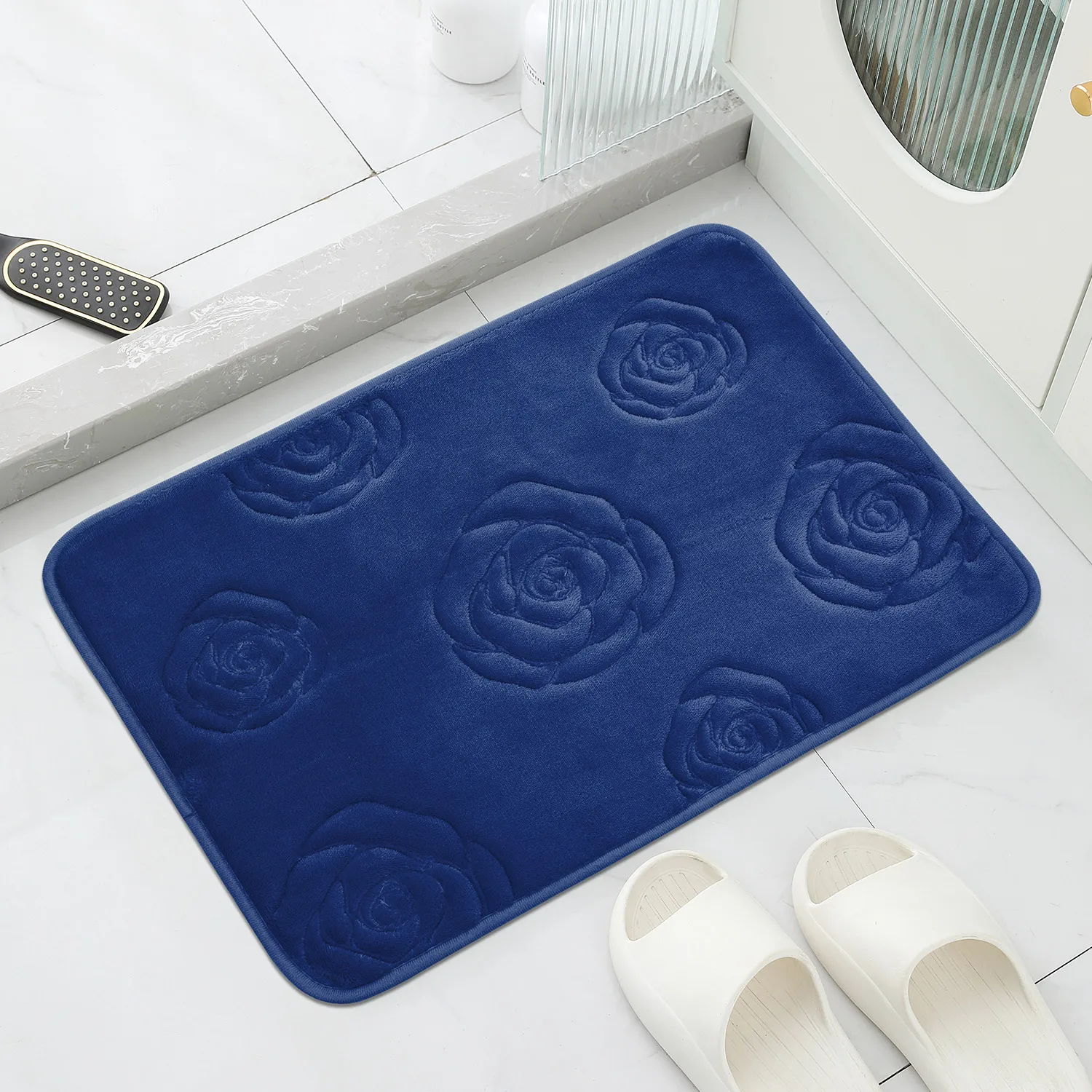 Soft coral velvet memory cotton bath mat non-slip absorbent embroidered flower shower carpet, machine washable polyester carpet,