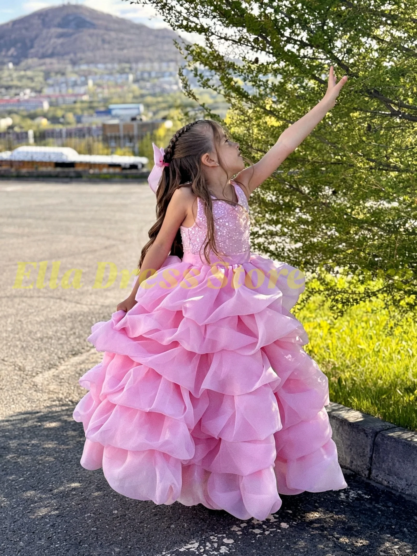 Großhandel Maßgeschneiderte Tüll-Blumenmädchenkleider für Hochzeiten, Mehrschichtige Puffige Pailletten-Kleider für Kindergeburtstage, Erstkommunion und Ballfeiern – Detail 3