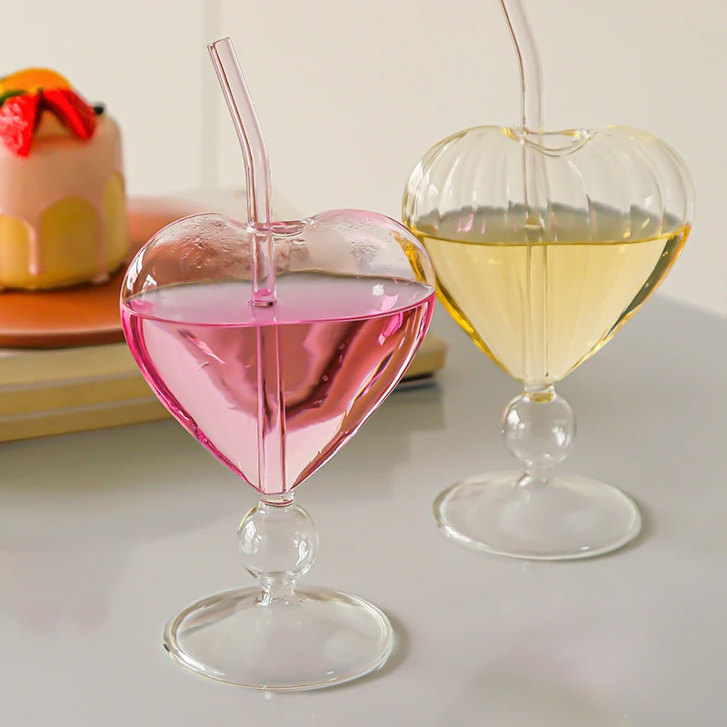 1Pc Creative Lovely Heart-shaped Cup Water Glass With Straw Glass Wine Juice Cup Club Drinkware Container Decoration