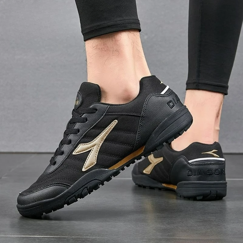 Klassieke merk voetbalschoenen voor heren Dames Designer trainingsspel Sneakers Voetbalschoen Grote jongenssportschoen