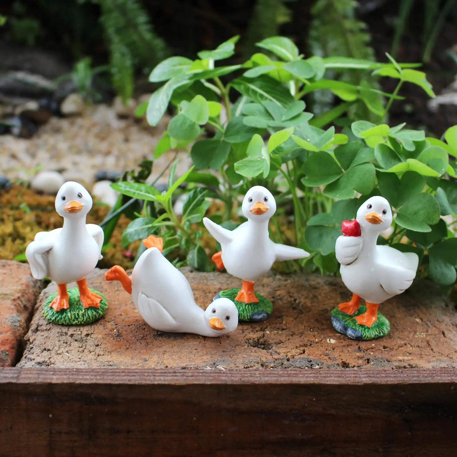4x Duck Garden Statues Lawn Ornament Outside Desktop Indoor Outdoor Animal Sculptures for Porch Party Yard Dining Room Patio