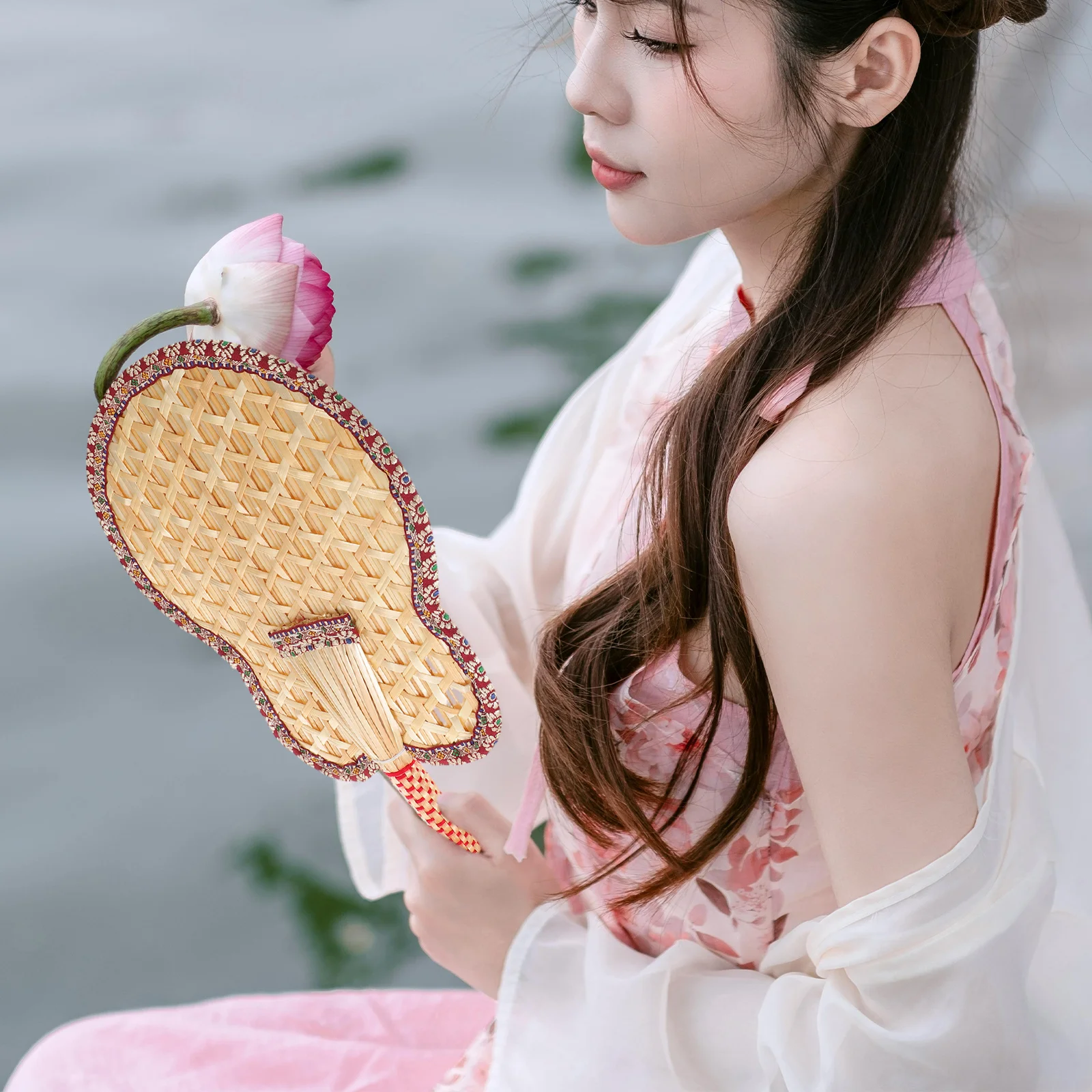 

Children Hand Woven Lightweight Vintage Hand Fan Portable Natural Palm Fan for Summer Cooling Outdoor Home Decor