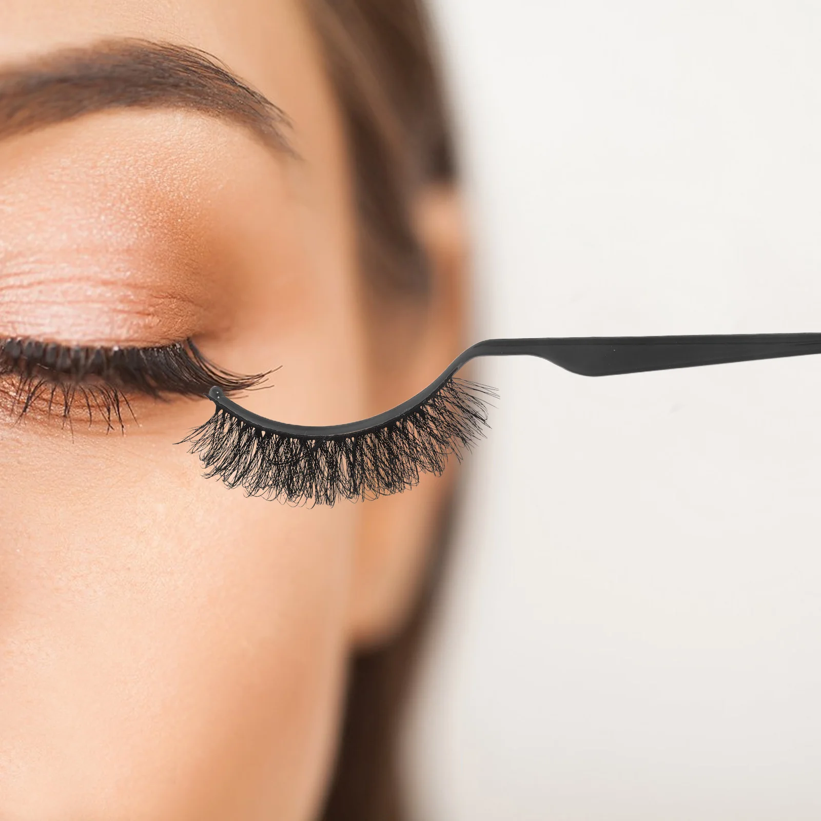 6Pcs Eyelash Wearing Tool Adjustable Curve Display Rack Durable Plastic for Salon Accessories Makeup Lovers Black Transparent