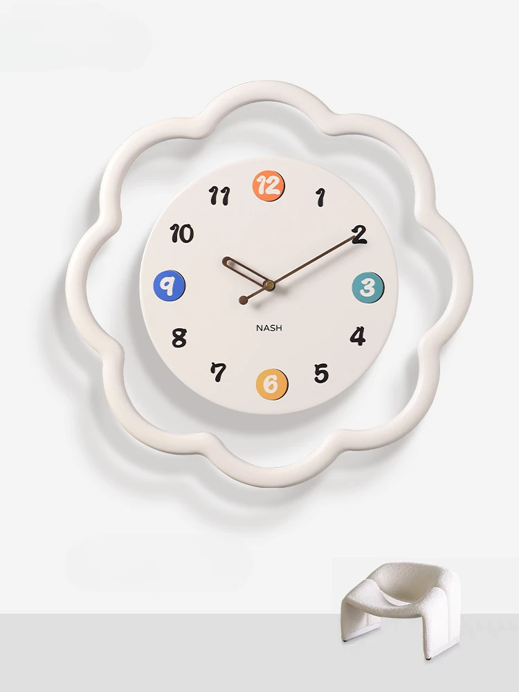 

2023 new French cream wind wall clock advanced sense of luxury living room clock modern minimalist clock mute wall watch