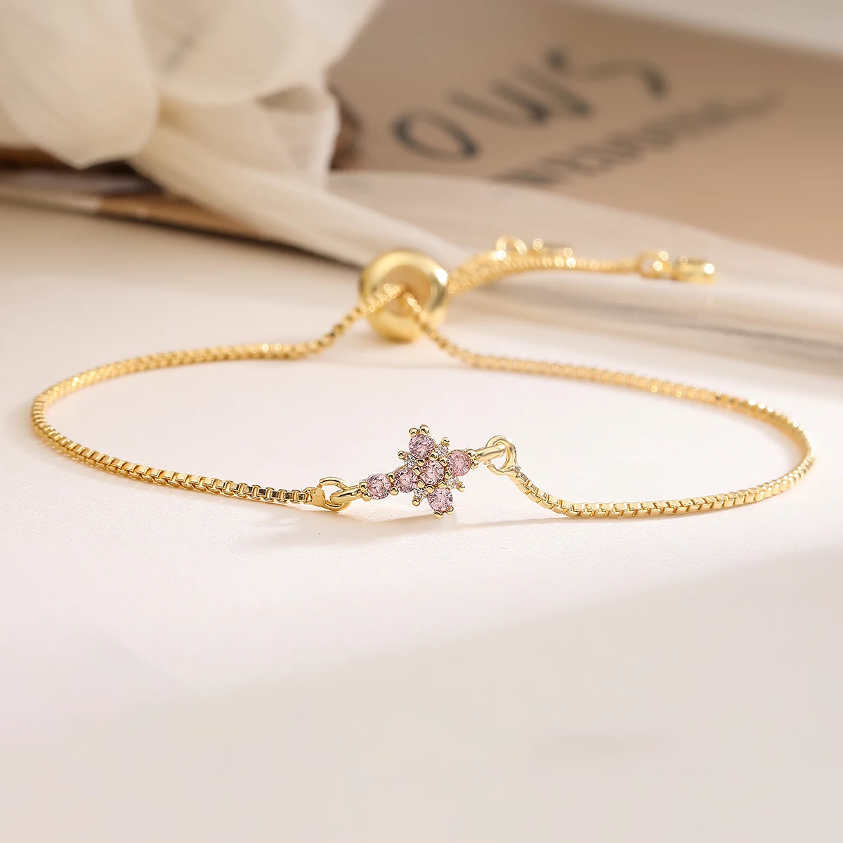 حساسة ملونة AAA تشيكوسلوفاكيا الزركون البطانة لطيف الصليب أساور ساحرة للنساء الذهب اللون النحاس مجوهرات فام بيجو