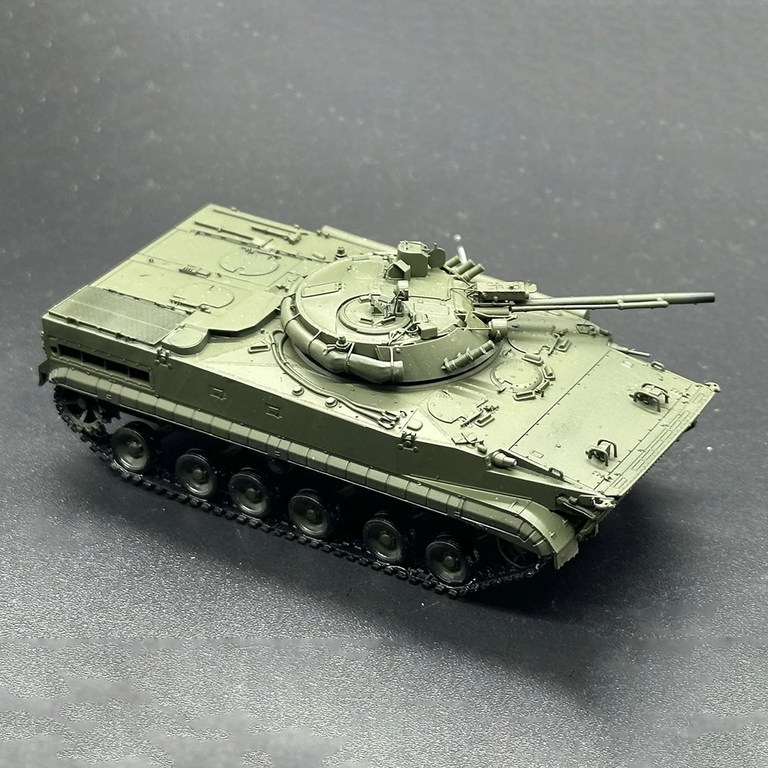 

Модель военного боевого автомобиля, модель военного трека стандарта Bmb3 в масштабе 1:72, классические подарки для взрослых, игрушки, статическое отображение