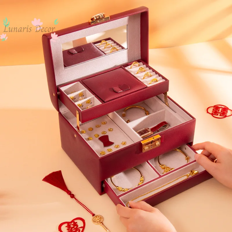 Hardware wedding jewelry box box with lock, high-end jewelry storage box, ring bracelet item finishing