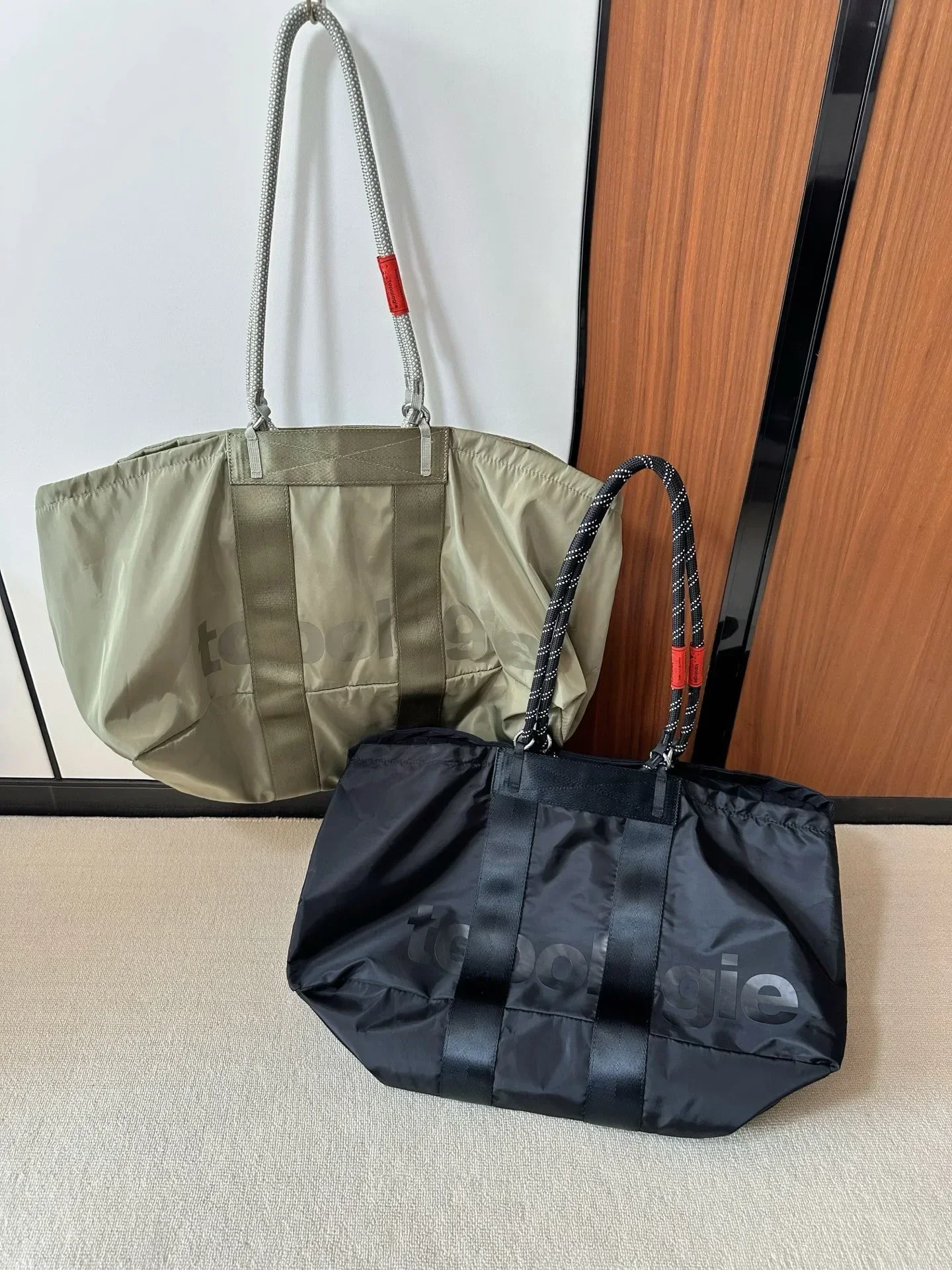 Topologie  New Large Capacity Gym Duffel Bag Travel Weekender Handbag Unisex Multifunctional Water Resistant Sports