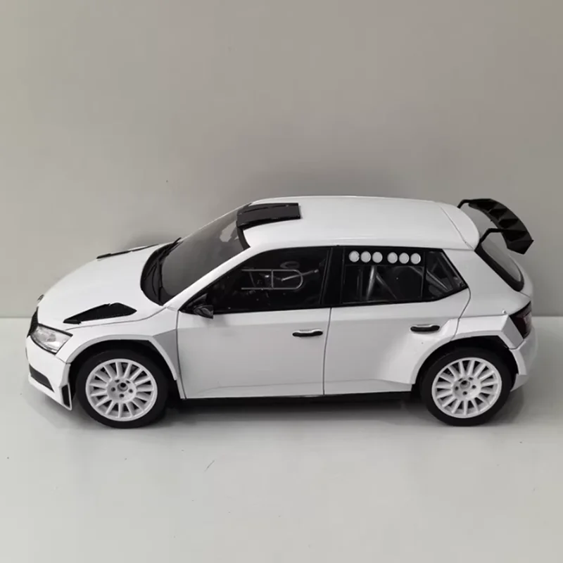 1/18 Scale FABIA RALLY2 EVO Alloy Simulation Car Model Static Collection Decorated Holiday Gifts Toys Souvenir Gift