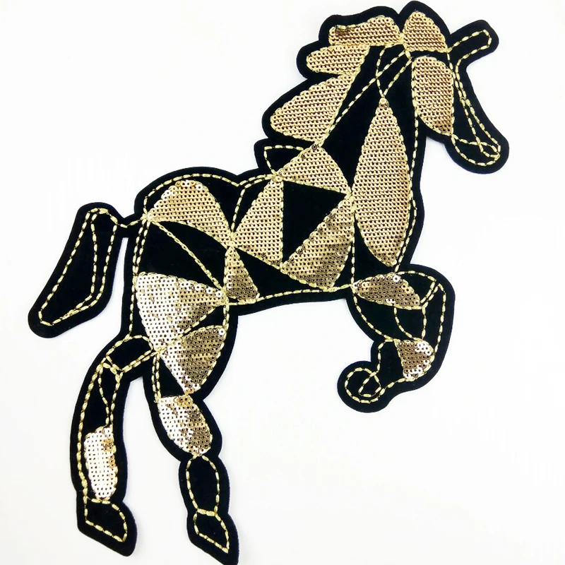 Successfully arrived at the horse, golden sequin fabric with large size needs to be sewn