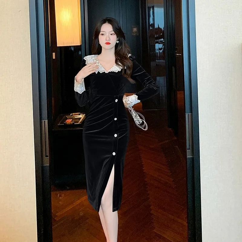 

Slim Fit Velvet Long Dress 2026 Autumn Winter Sexy Layering Piece with Lace Peter Pan Collar Side Slit