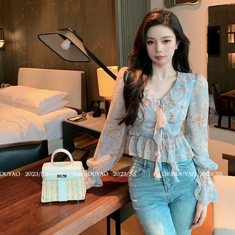 

Женская шифоновая рубашка больших размеров в новом стиле с французским цветочным принтом, рубашка с v-образным вырезом и длинными рукавами, топ с рюшами на талии