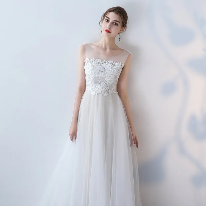 

J16 New French retro bride small tail white mesh temperament travel photo photography dress