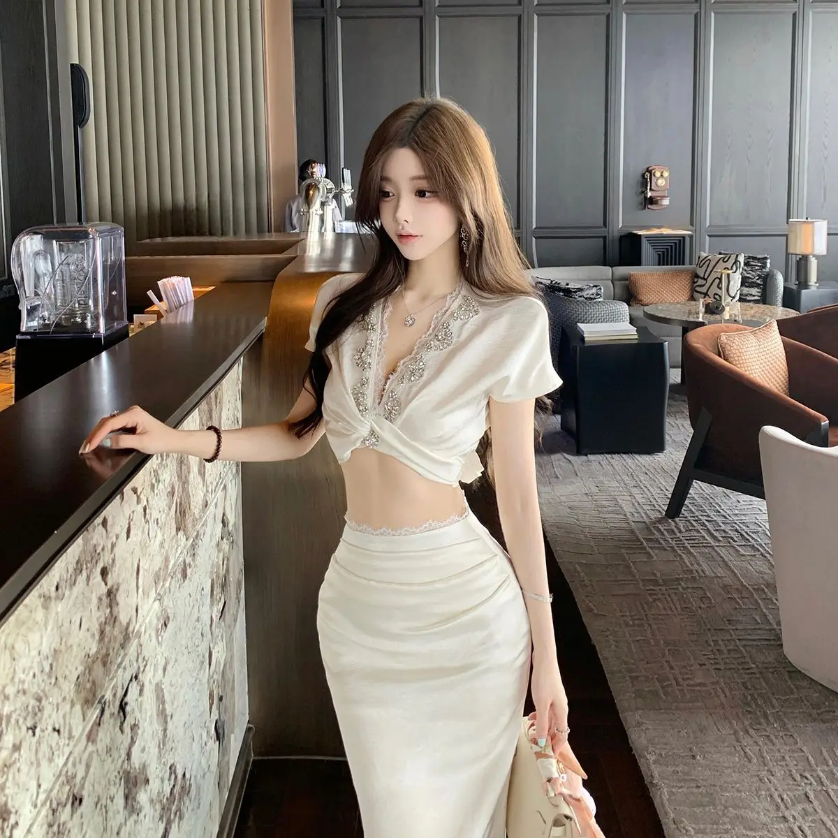 

Pure Desire Style Two-Piece Set High-End Handmade Beads Heavy Industry Irregular Cross Short-Sleeved Top Skirt Summer New Suit