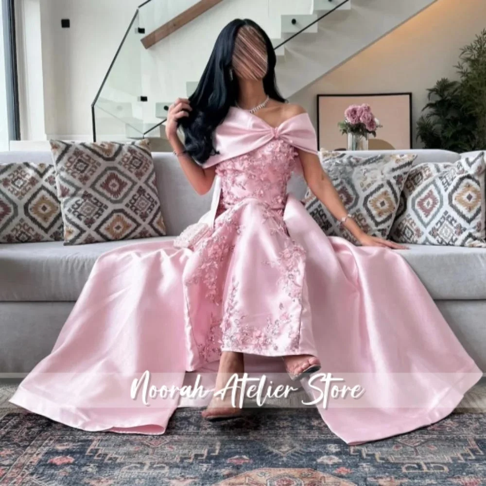 Vestidos de fiesta elegantes rosas con hombros descubiertos, apliques plisados, vestido de fiesta de satén con lazo 3D, vestidos de noche de sirena personalizados