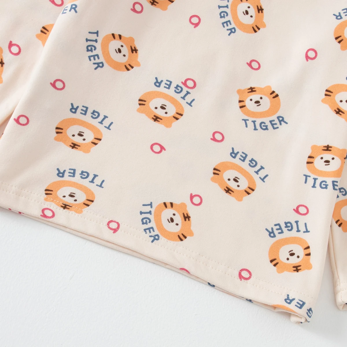 2-teiliges Kinder-Set für Herbst/Winter, bestehend aus bequemer, langärmliger Thermounterwäsche, ideal als Freizeitkleidung und als süßes, mit Cartoon-Motiven versehenes Schlafanzug-Set für Jungen und Mädchen. – Detail 18
