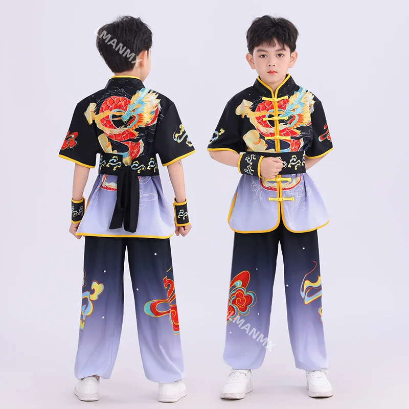 Desempenho de fantasia de artes marciais infantis, artes marciais de estilo chinês, líder de torcida, performance de estudante, dança de fantasia