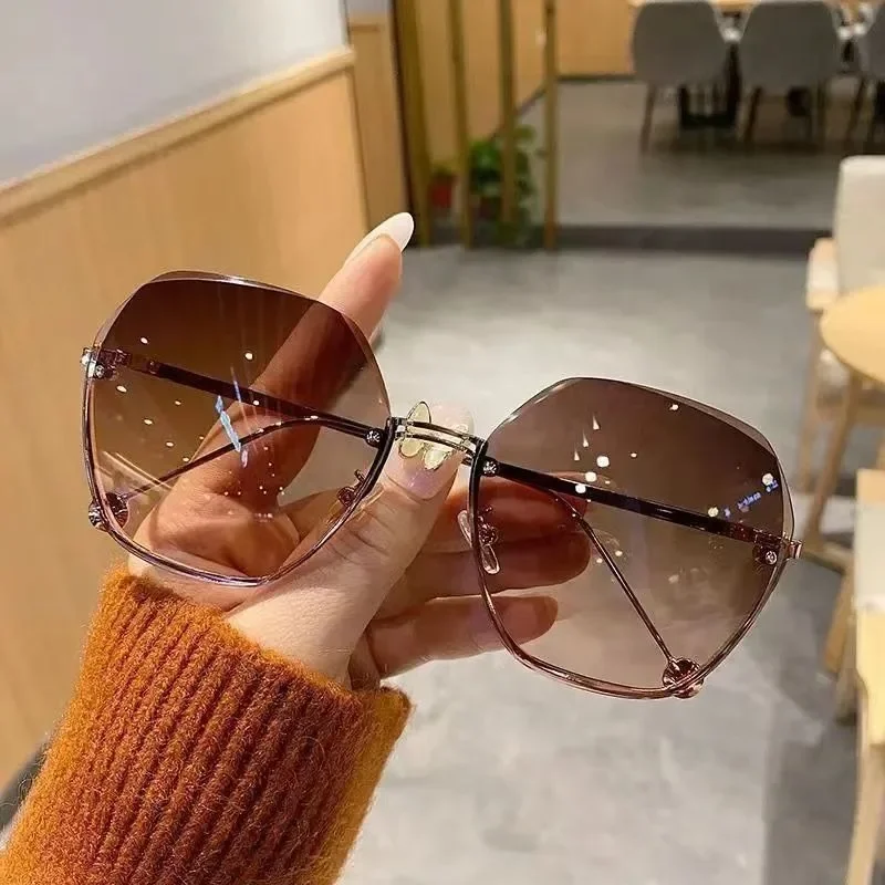 2024 New Fashion Brand Design Vintage Rimless Polit Sunglasses Women Men Retro Cutting Lens Gradient Sun Glasses Female UV400